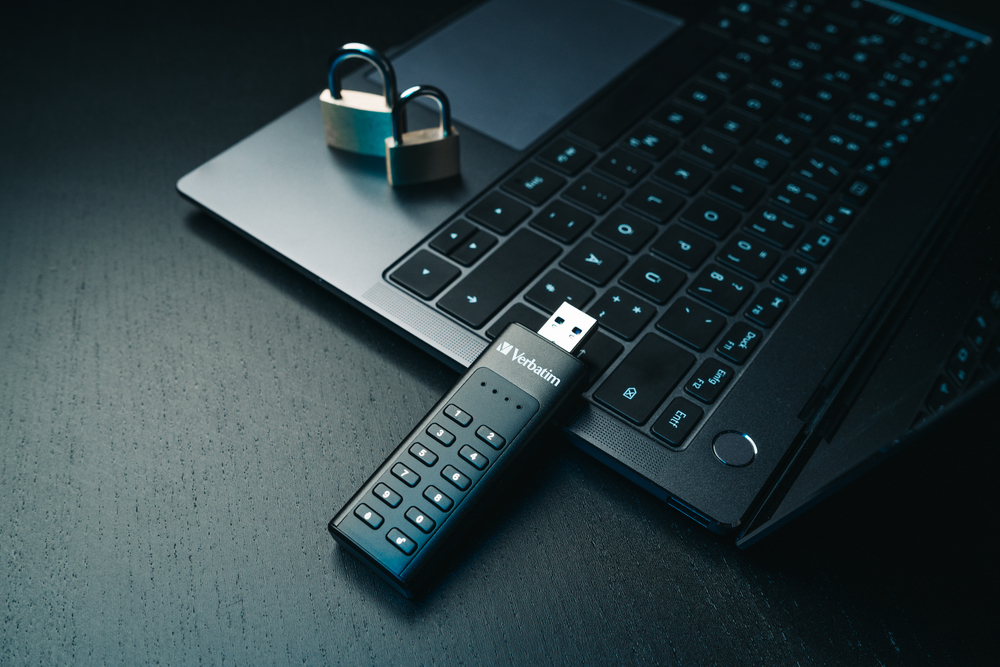 Verbatim Keypad Secure USB-C-Stick Disque dur USB-C sécurisé par clavier,  128 Go, noir - Worldshop